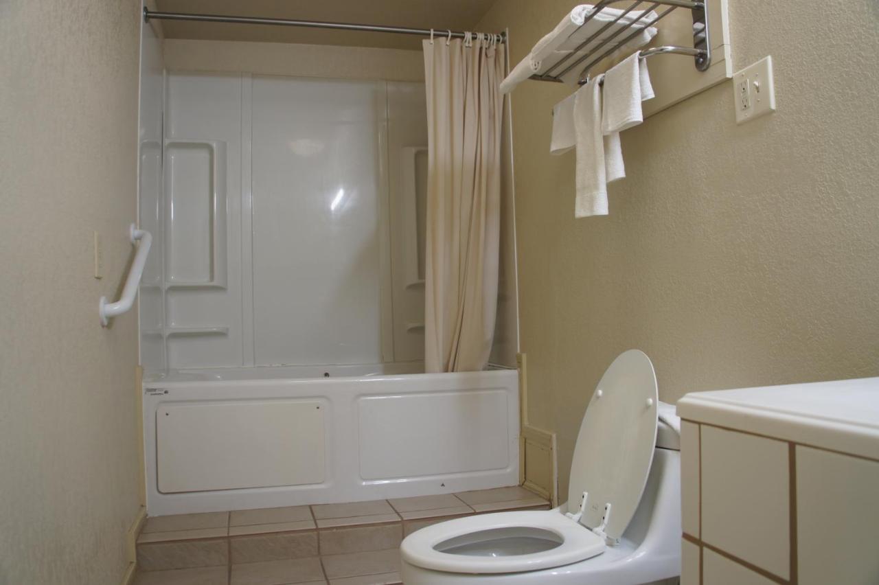 Royalinn & Suites Μπέρλινγκτον Εξωτερικό φωτογραφία
