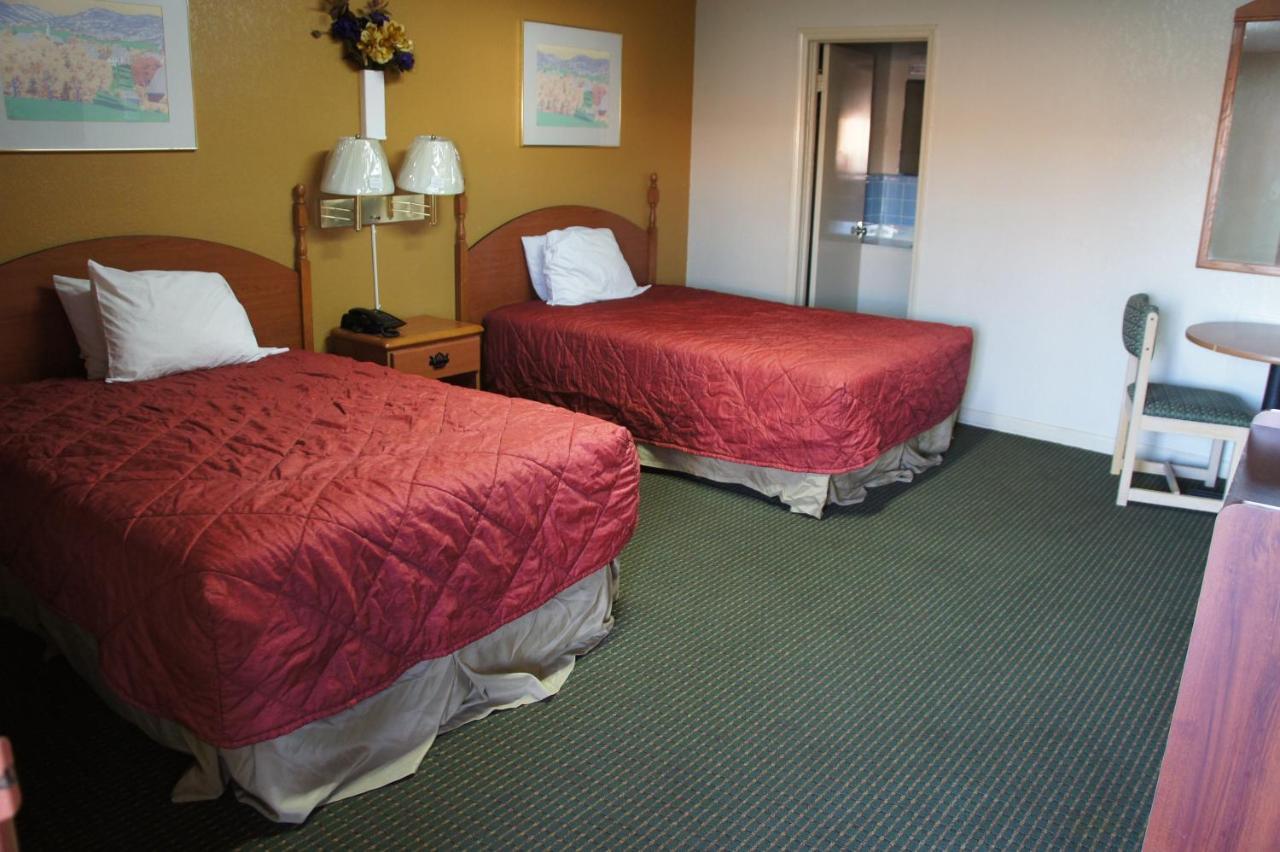 Royalinn & Suites Μπέρλινγκτον Εξωτερικό φωτογραφία